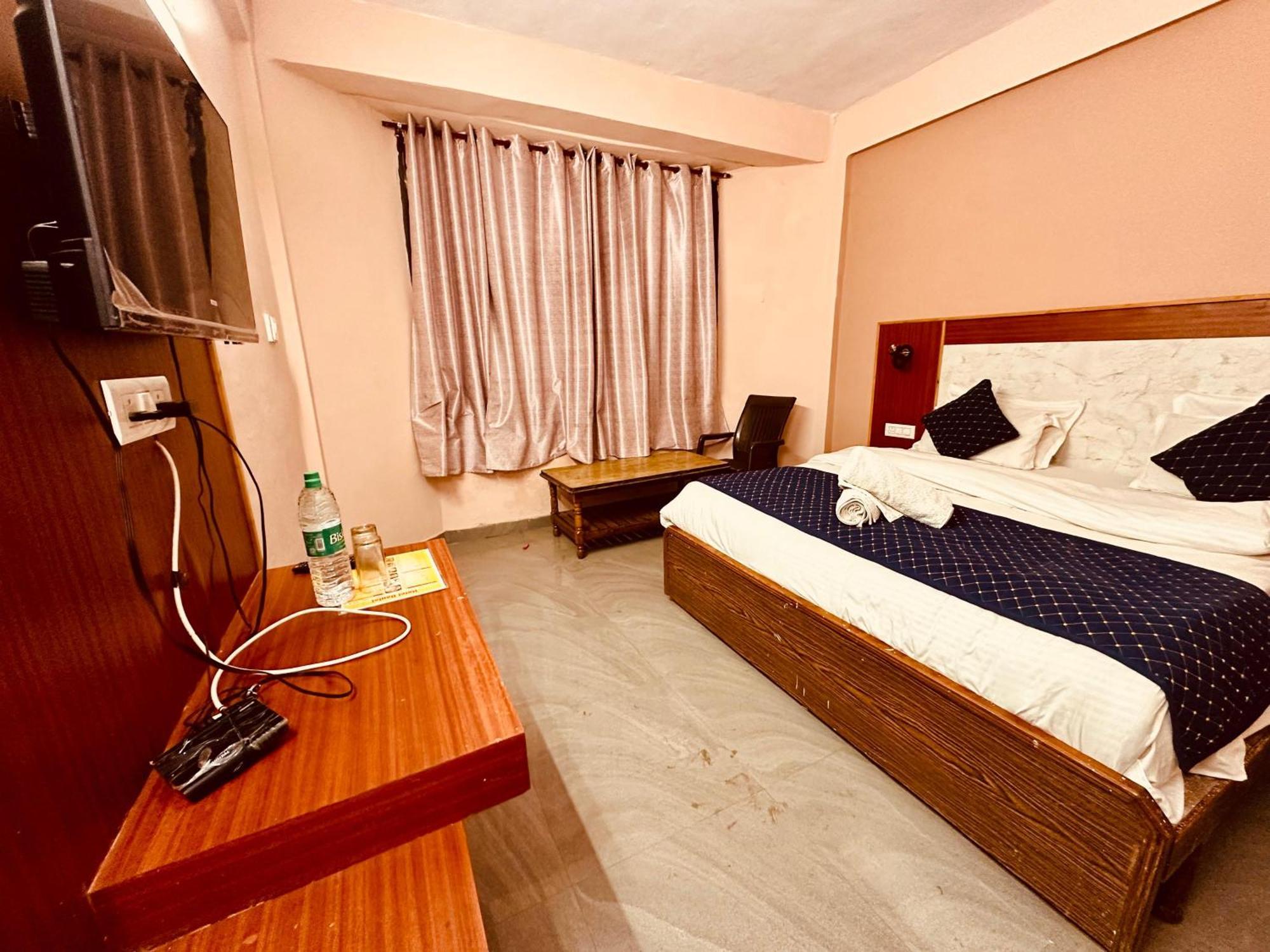 Hotel D Kanchan Manali Luaran gambar