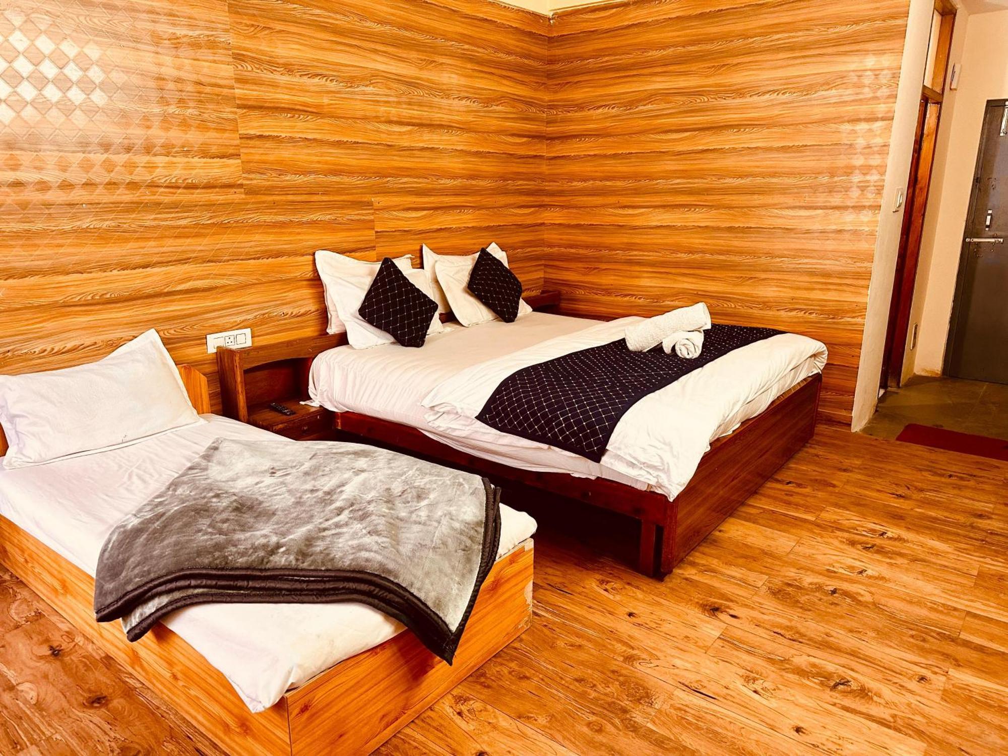 Hotel D Kanchan Manali Luaran gambar