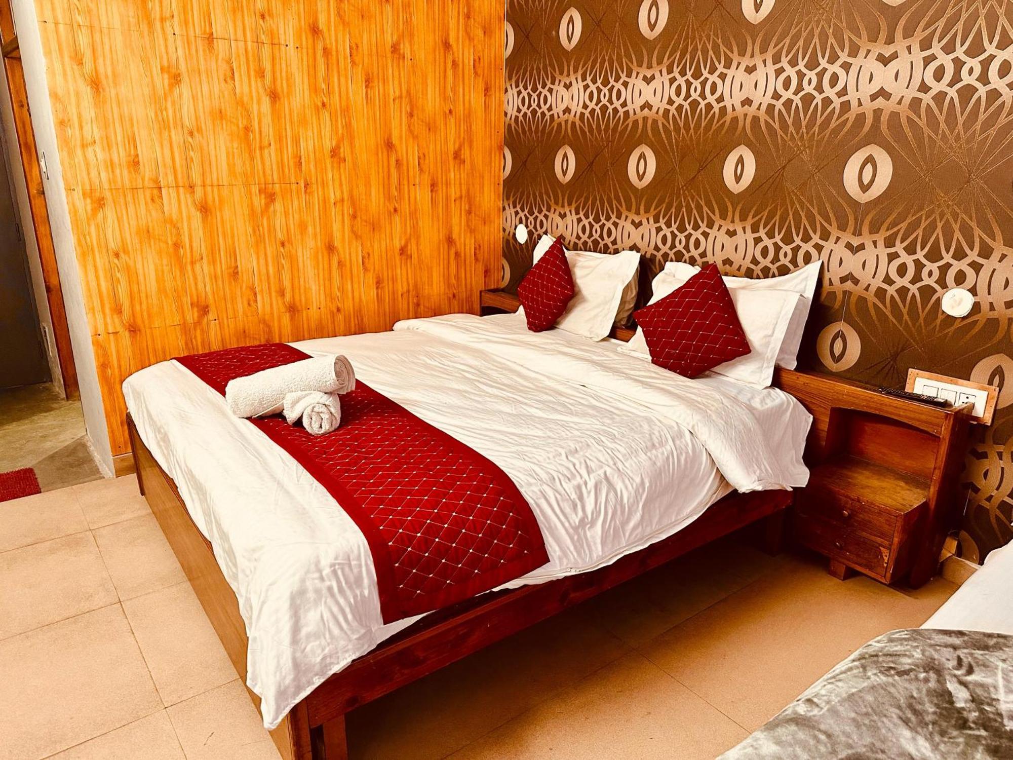 Hotel D Kanchan Manali Luaran gambar